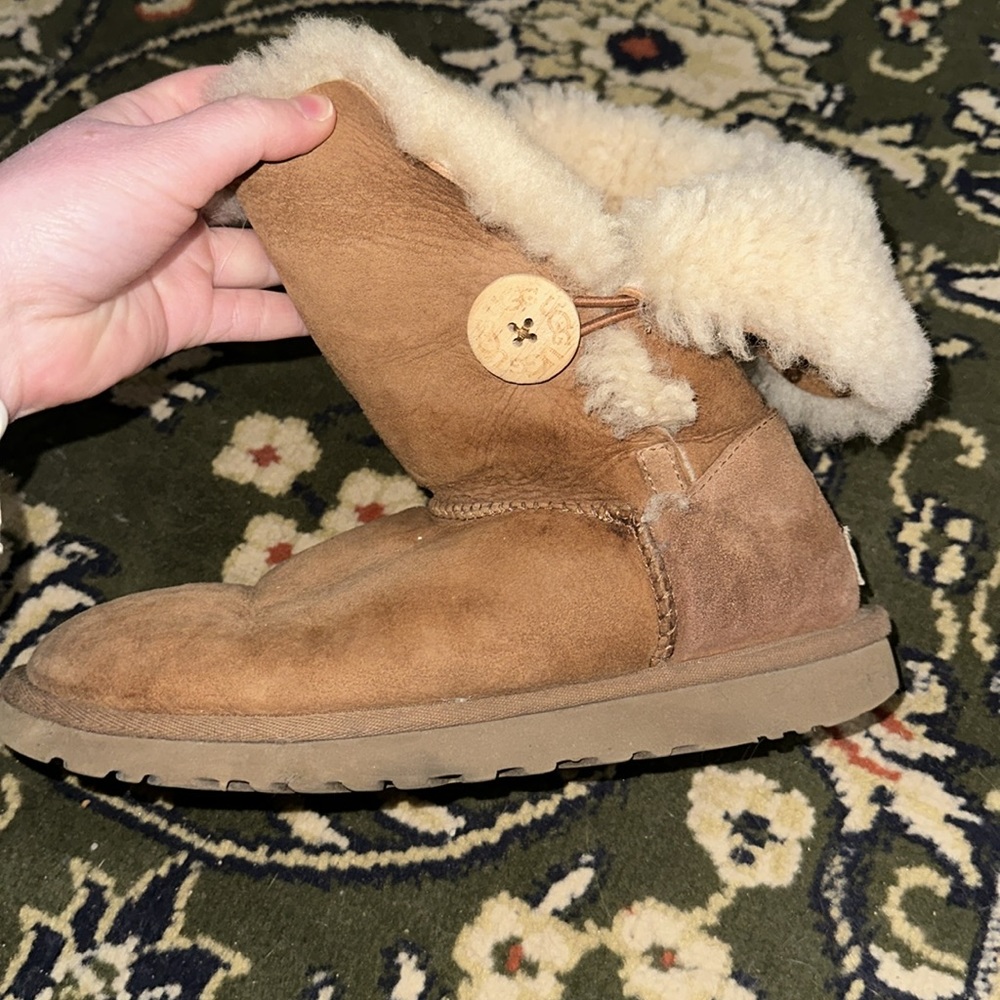 Ugh button boots - Picture 5 of 7